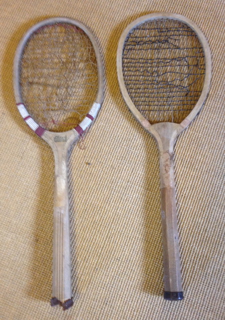Tennisschläger der Marken STAUB und KUDERWELT (ca. 1910) | Schenkung von Frau Strauss-Pfeffer
